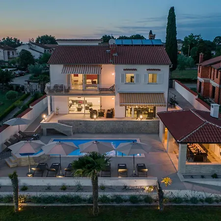 Anela Villa Porec