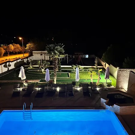 Anela * Porec