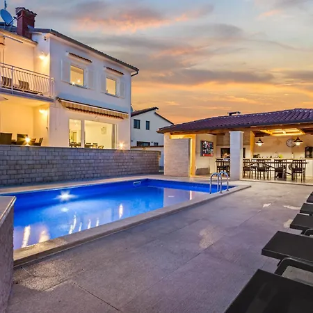 Anela Villa Porec